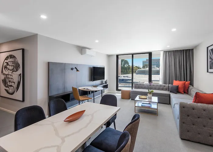 Deco Hotel Canberra